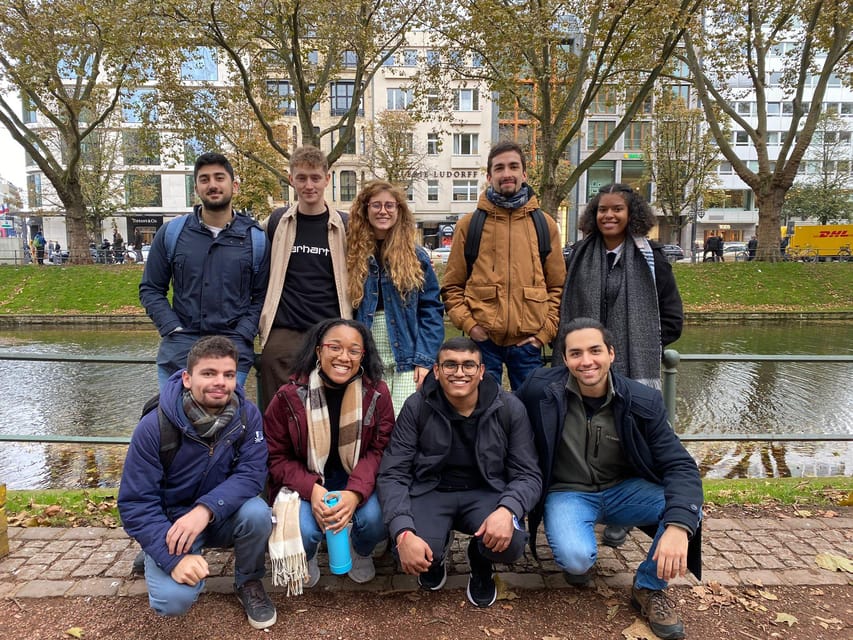 Explore Düsseldorf with Passionate tour guides! - Guides who make the city easier to enjoy