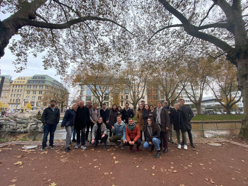 Explore Düsseldorf with Passionate tour guides! - The pace, group size, and hot-weather reality