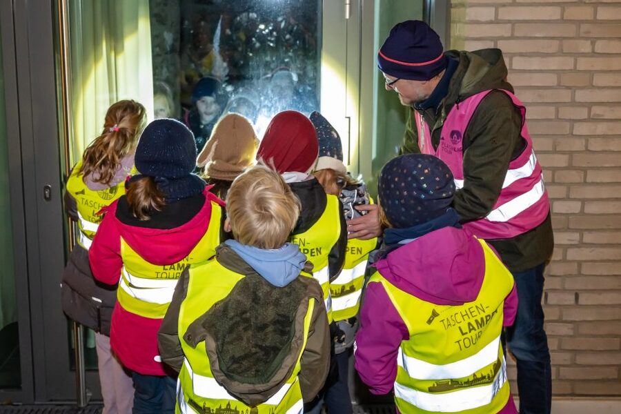 Flashlight tour for children/teenagers - Practical tips for a smoother evening