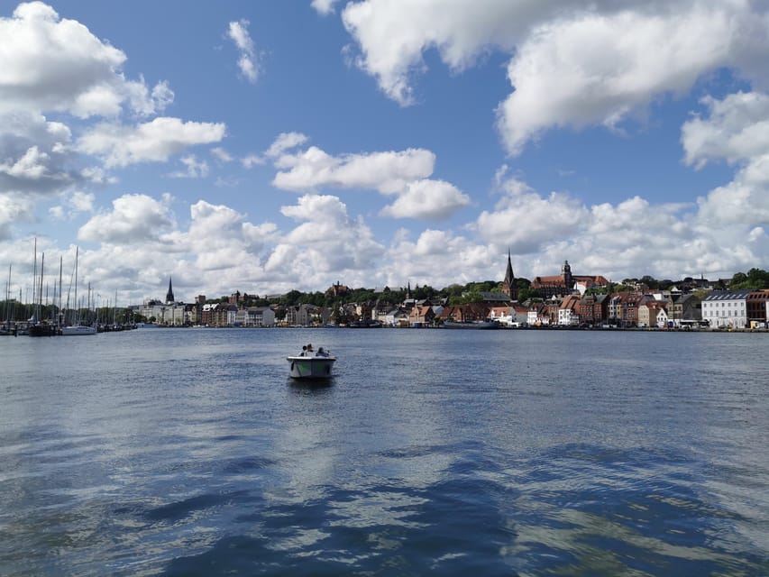 Flensburg: E-Boat rent - Why the electric boat changes the mood