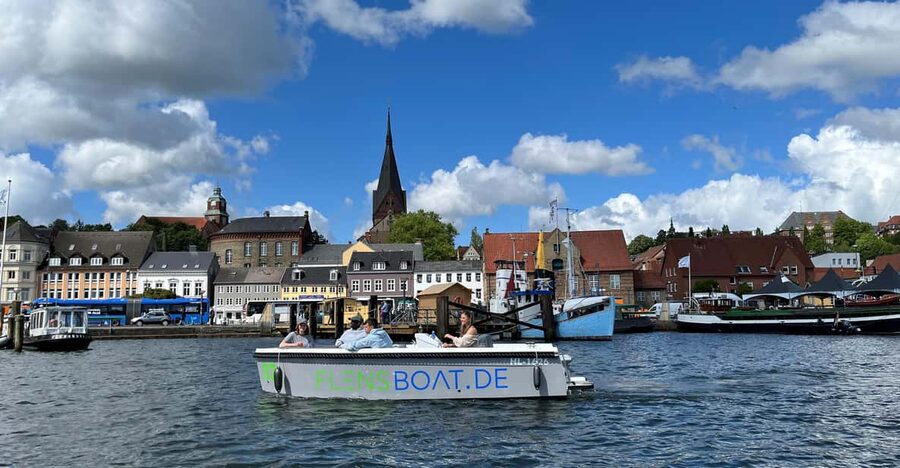 Flensburg: E-Boat rent - What to bring and how to prepare