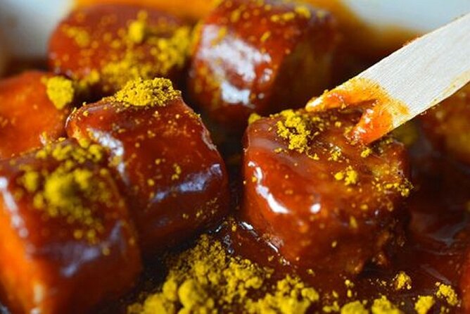 Food tasting tour in Berlin of HIDDEN GEMS (Small Groups) - Torstraße brings on the currywurst
