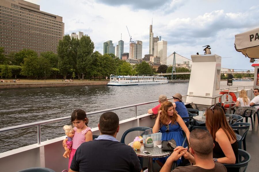 Frankfurt: 1-Hour Panorama Boat Cruise on the river Main - What the boat is like during the ride