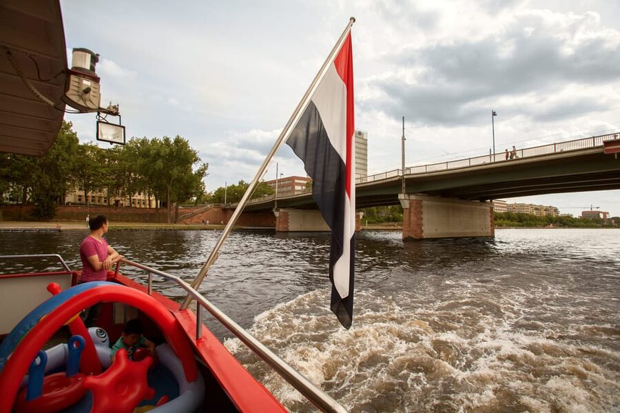 Frankfurt: 1-Hour Panorama Boat Cruise on the river Main - Is $20 good value for one hour?
