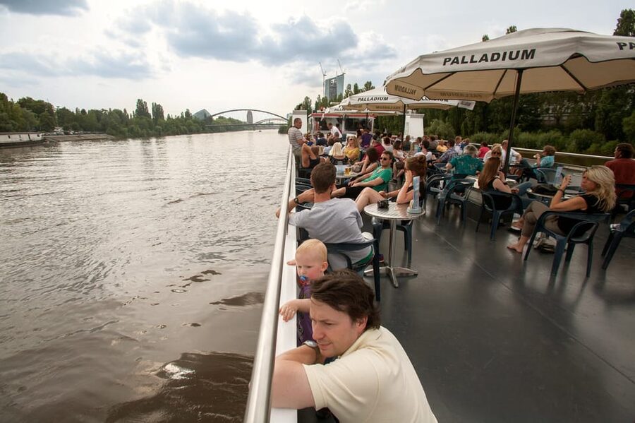 Frankfurt: 1-Hour Panorama Boat Cruise on the river Main - Who should choose this cruise?