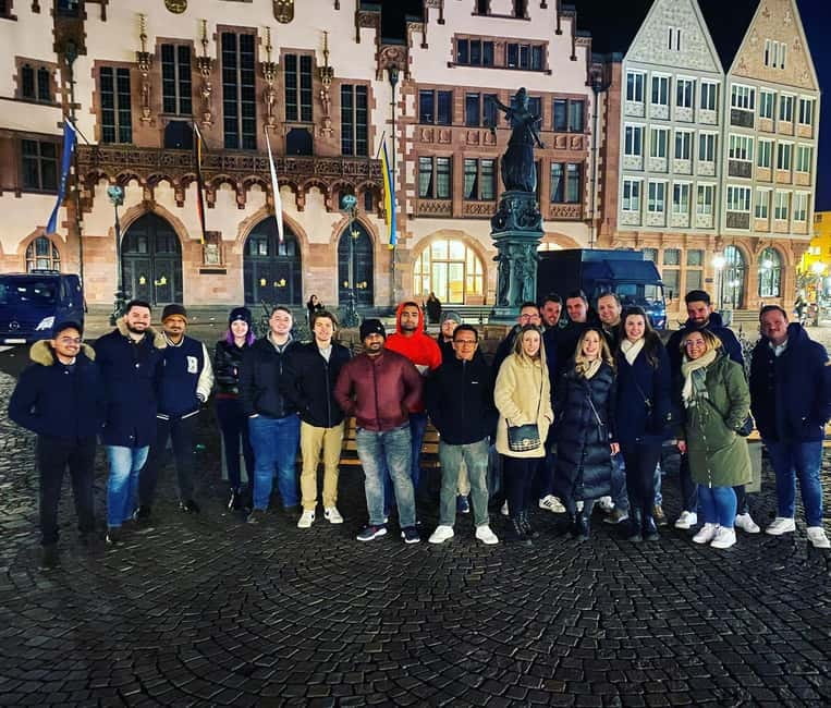 Frankfurt am Main: Night Pub Crawl Shots and Party - Stop one: the first bar and the shift into party mode