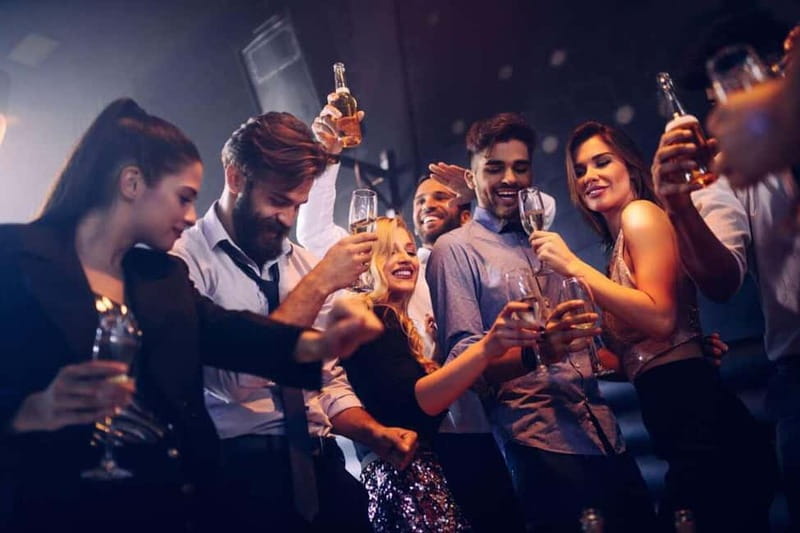 Frankfurt Bachelor(ette) Party with a Night PubCrawl - Four stops, four different moods