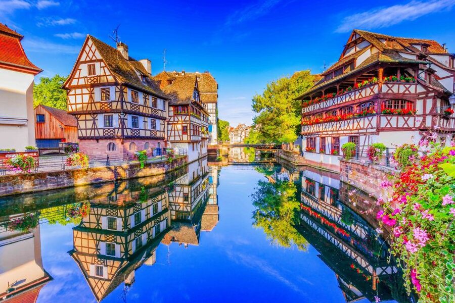 Frankfurt: Baden-Baden, Black Forest, Strasbourg Guided Tour - Baden-Baden and its polished spa tradition