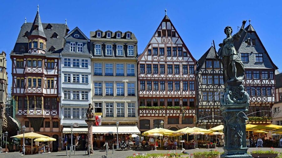 Frankfurt: Discover the heart of Frankfurt - a city tour in German - Crossing the Eiserner Steg to the river view