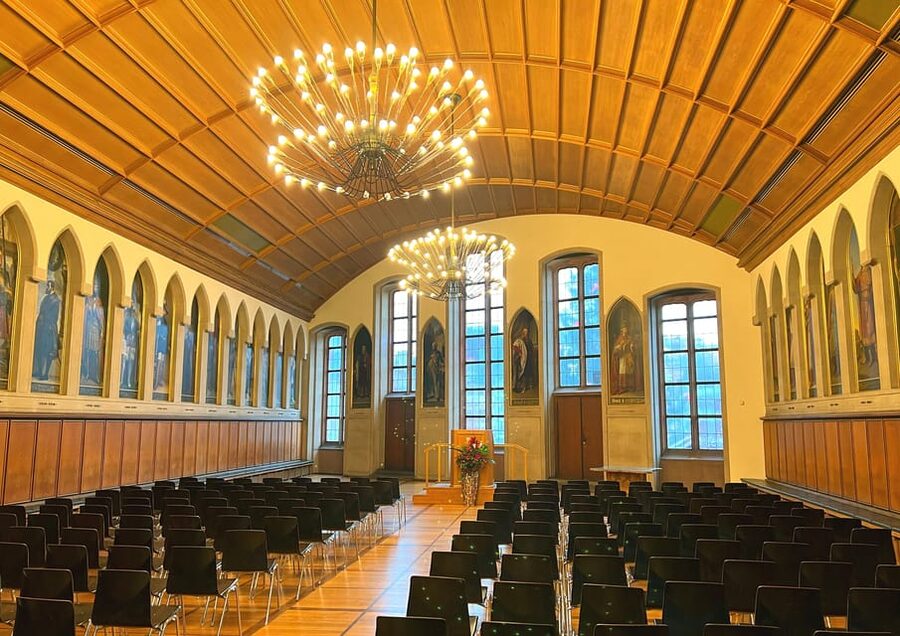 Frankfurt: Discover the heart of Frankfurt - a city tour in German - Saalgasse and the road to the cathedral