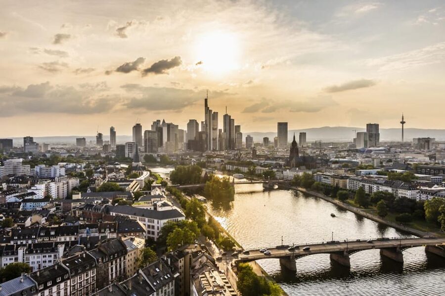 Frankfurt: Full-Day Bicycle or E-Bike Rental - Who will get the most from this rental