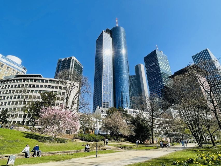 Frankfurt: Guided walk between palm trees and skyline - How much history will you get?
