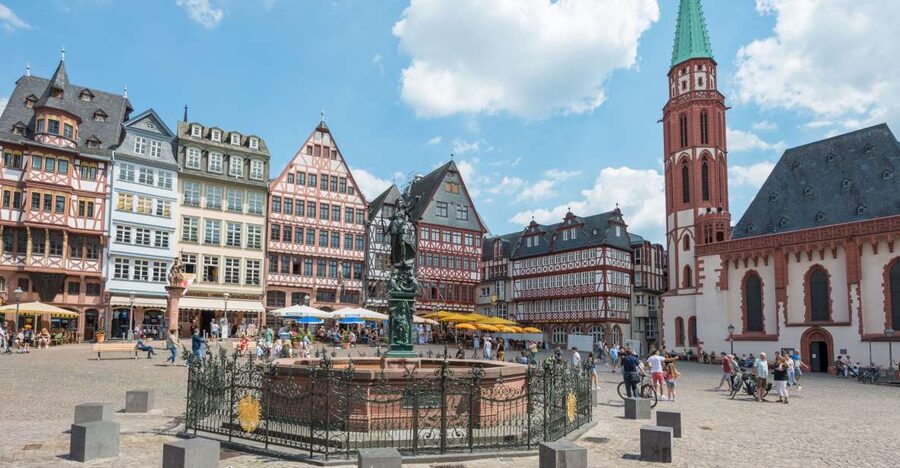 Frankfurt: Highlights and New Old Town English-Language Tour - Walking the half-timbered lanes