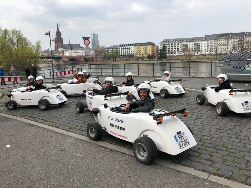 Frankfurt: Hotrod Sightseeing Tour - The industrial port and the Mainhattan skyline