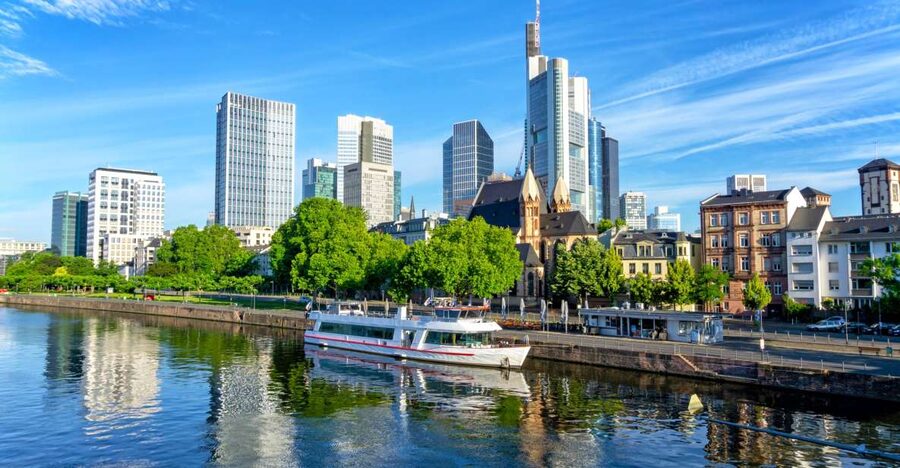 Frankfurt: Main Tower with Tickets and Guided Old Town Tour - Going up the Main Tower to the 55th floor