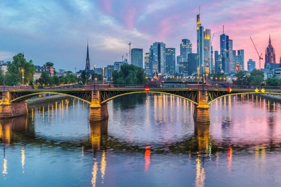 Frankfurt: Must-See Attractions Walking Tour with a Guide - Kleinmarkthalle for a taste of daily Frankfurt