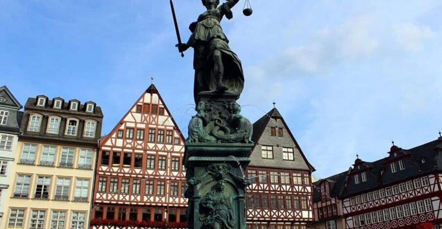 Frankfurt: Must-See Attractions Walking Tour with a Guide - Städel Museum and the Eurotower