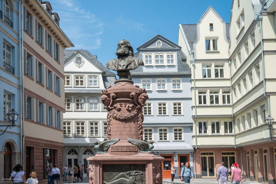 Frankfurt: New Old Town and Highlights German-Language Tour - Key points to know before booking