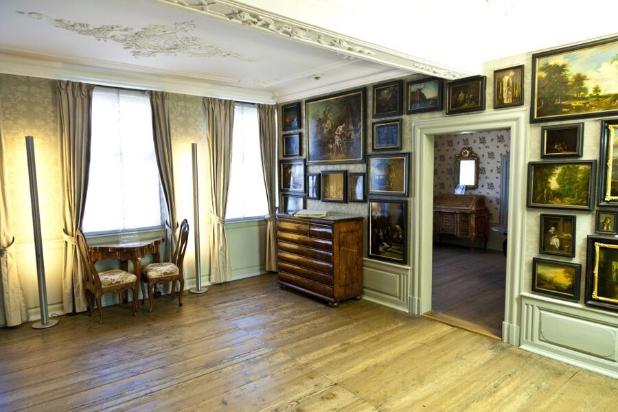 Frankfurt: Old Town Highlights Private Walking Tour - Price, timing, and practical value