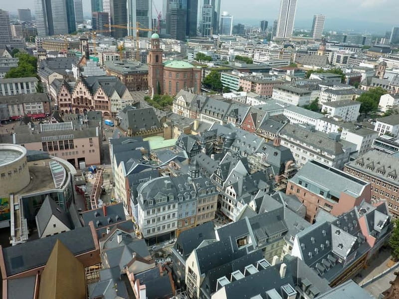 Frankfurt: Old Town Historical Walking Tour in German - Key points at a glance
