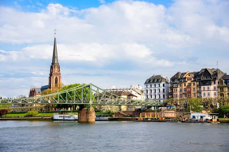 Frankfurt: Old Town Historical Walking Tour in German - Shopkeepers, residents, and the human side of history