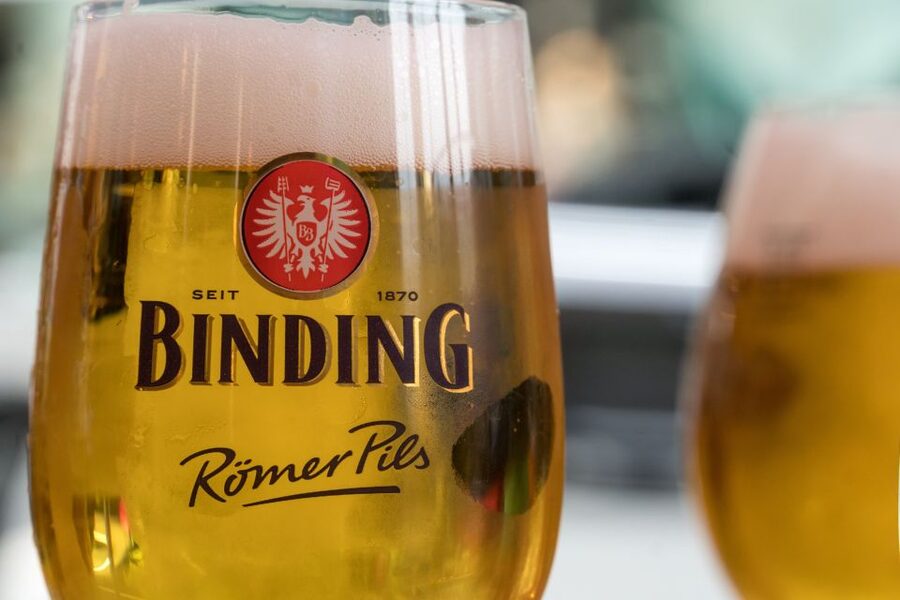 Frankfurt: Private German Beer Tasting Tour in Old Town - Walking between two or three Old Town venues