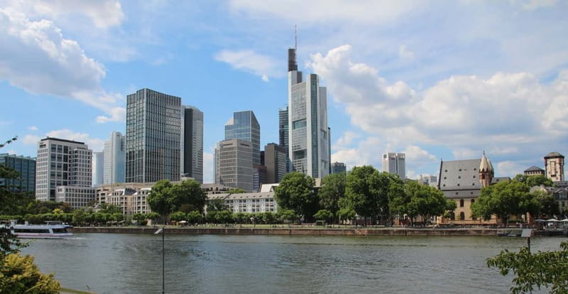 Frankfurt: Private or Shared Walking Tour - Crossing the Eiserner Steg, Frankfurt’s 1868 iron bridge