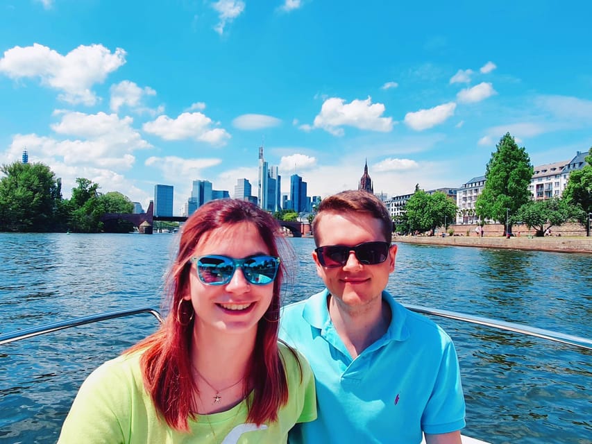 Frankfurt: Private Romantic Skyline Boat Tour - What the 75 minutes actually give you