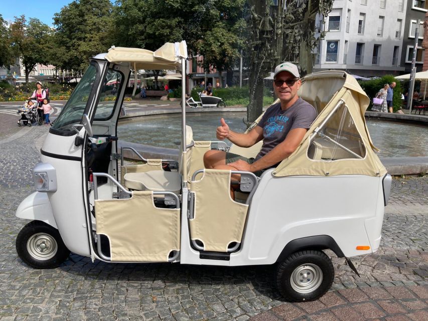 Frankfurt: Private Sightseeing Tour in Retro Ape Calessino - Along the Main River toward the Iron Bridge
