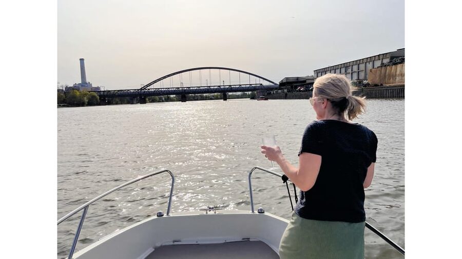 Frankfurt: Private Skyline Sightseeing Boat Tour - Weather can make or break the ride