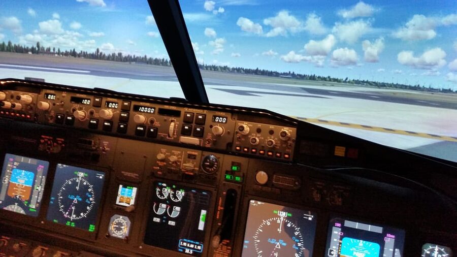 Frankfurt: "Ready for take off" - Flight Simulator B737 - Is the $116 price fair?