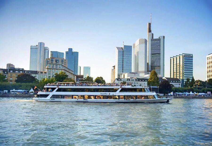 Frankfurt: River Main Sightseeing Cruise with Commentary - Why the 100-minute cruise is worth choosing