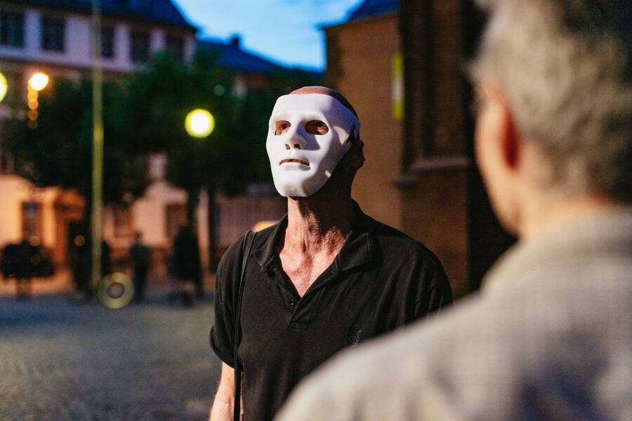 Frankfurt: "The Sandman" Nightmarish Walking Tour - German Commentary and the Guide’s Style