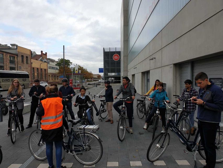 Frankfurt: Unique E-Bikes Tours - The Frankfurt City Tour and its Mainhattan contrast