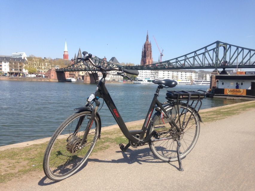 Frankfurt: Unique E-Bikes Tours - What the guide adds to the ride