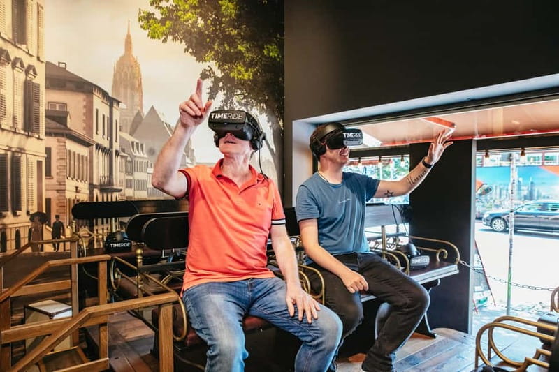 Frankfurt: Virtual Reality Time Travel Experience Ticket - Stop two: a private library and the ideas of local citizens