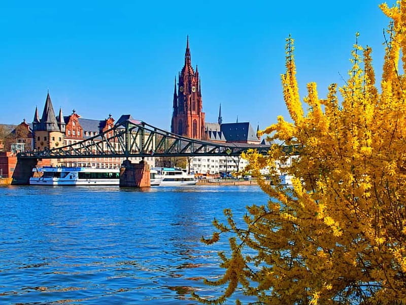 Frankfurt: Walking tour between St. Paul's Church, Main & Old Town flair in German - Starting at St. Paul’s Church in the heart of Frankfurt
