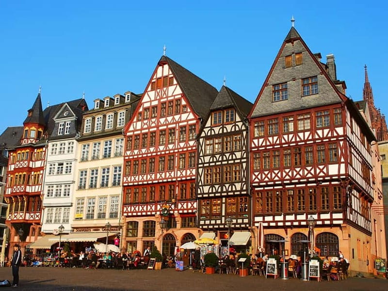 Frankfurt: Walking tour between St. Paul's Church, Main & Old Town flair in German - What $20 buys you in two hours