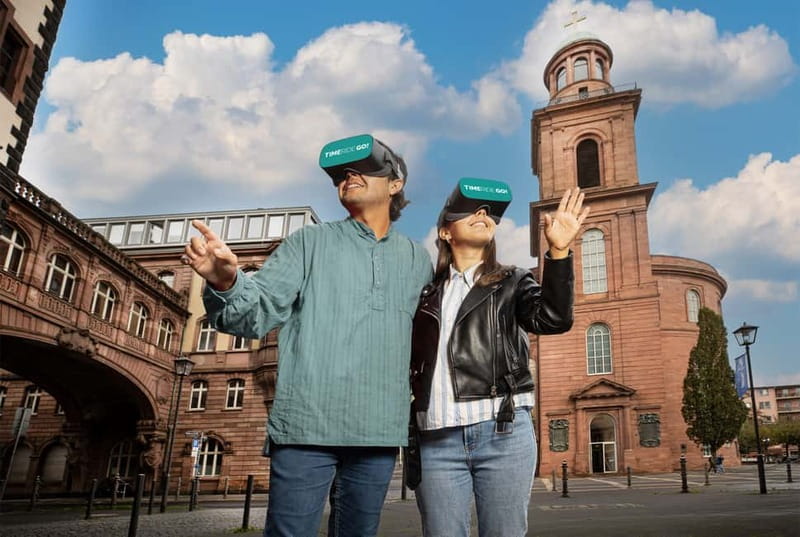 Frankfurt: Walking Tour - discover the city with VR glasses - Starting at TimeRide Frankfurt