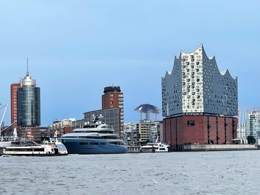 Free Tour: Port, Red Light District and Beatles. You decide how much to pay at the end - Key points at a glance