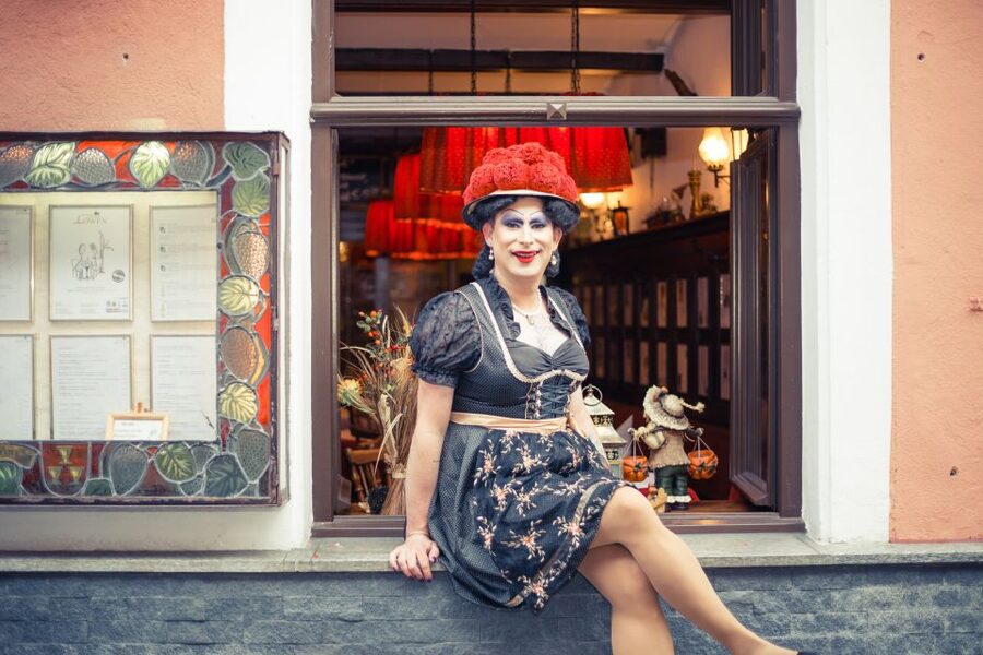 Freiburg: City Walking Tour with Drag Queen Betty BBQ - Meeting Freiburg’s unofficial queen at Franziskanerstraße 11