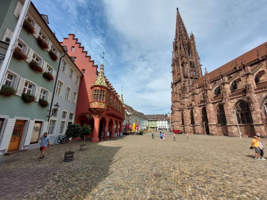 Freiburg: Walking and Strolling the Historic Center - Reading the Historisches Kaufhaus facade