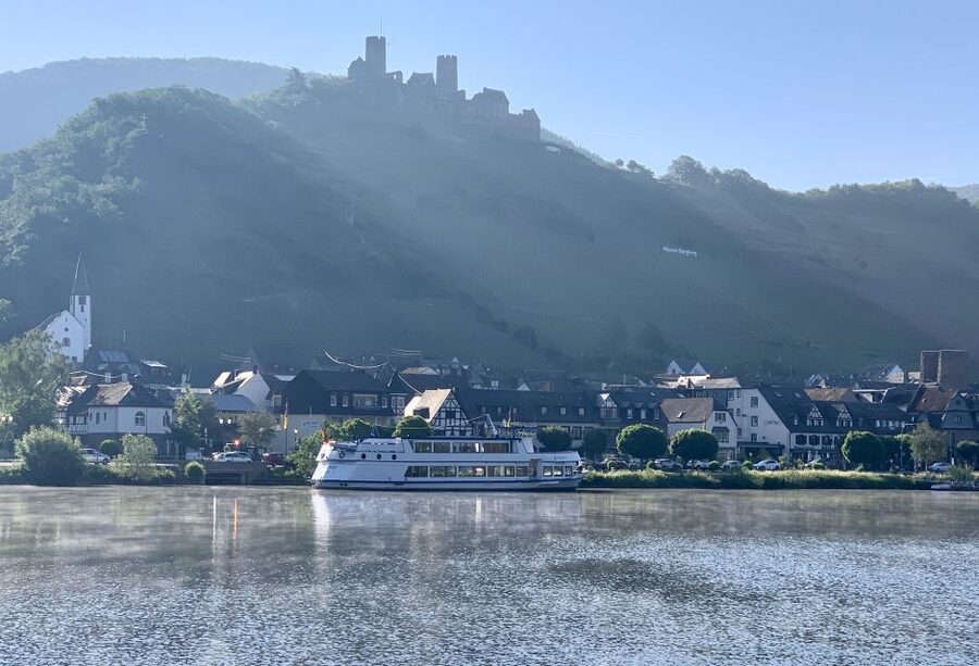 From Alken: Return Day Trip by Boat to Cochem - Who should choose this outing?