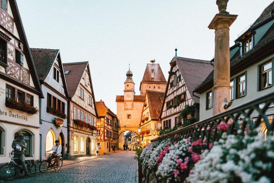 From Frankfurt: Heidelberg and Rothenburg Guided Day Trip - Why this two-town pairing works