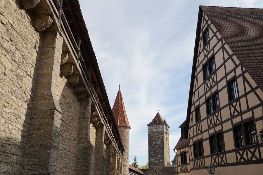From Frankfurt: Heidelberg and Rothenburg Guided Day Trip - Timing, meeting point, and comfort