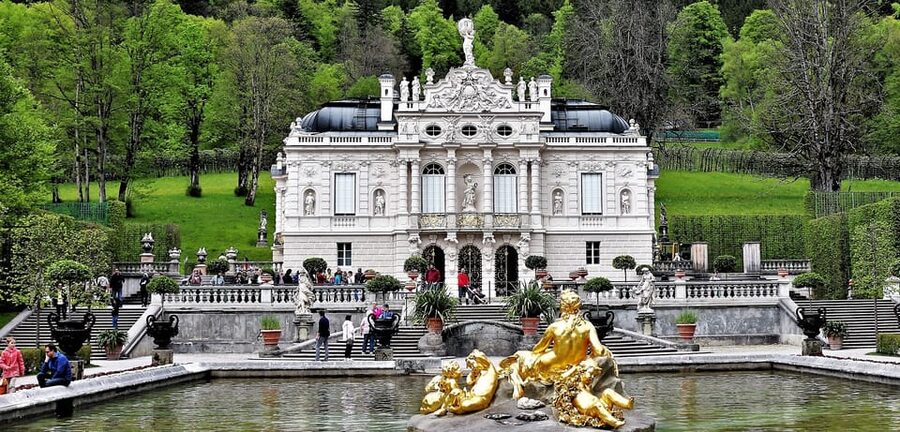 From Füssen: Neuschwanstein & Linderhof Castles Private Tour - Is $471 per person good value?