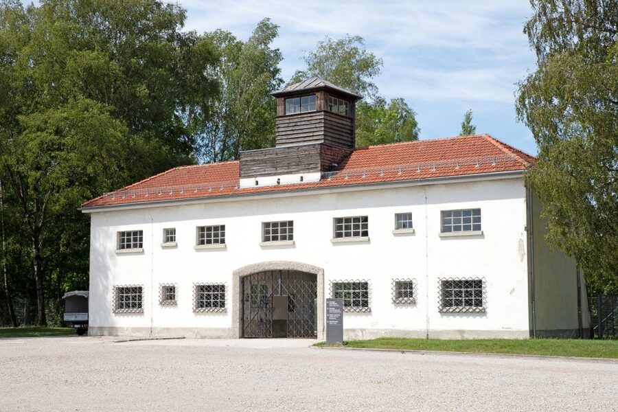 From Munich: Dachau Concentration Camp Private Tour by Car - Why Dachau is a difficult but important stop