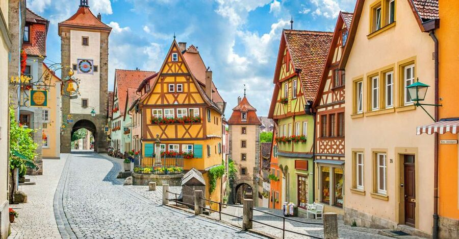 From Munich: Rothenburg and Nördlinger Ries Day Trip by Bus - The Nördlinger Ries, a giant meteor-made depression