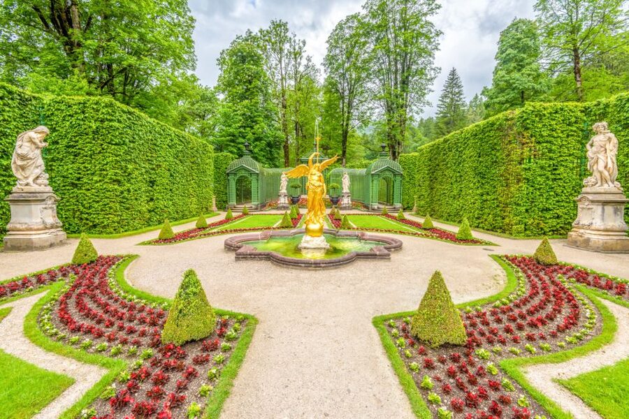 From Munich: Trip to Neuschwanstein & Linderhof in Spanish - Why the Spanish guide matters