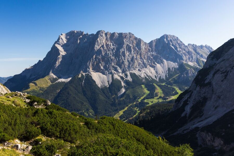 From Munich: Zugspitze Mountain Van Tour with Garmisch Town - Making the most of your mountain hours